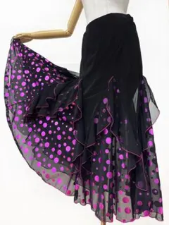 【大人カワイイ】新品　ピンクの水玉　社交ダンス用フリルスカート 黒ｍ253