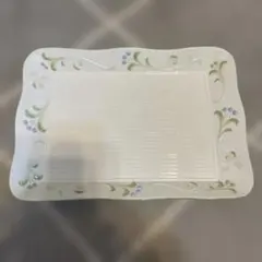 ノリタケ　ボーンチャイナ　花柄　長方形大皿(25cm×17.5cm)のサムネイル
