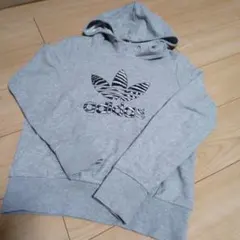 アディダスオリジナルス　パーカー