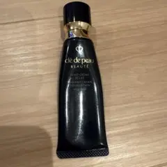 クレドボーテ　タンクレームエクラnファンデーション　クリームタイプ