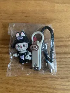 新春❣️価格‼️ラブブ　爪切り付きキーホルダー