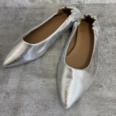 PLST はたラクシューズ ポインテッドトゥ シルバー フラットパンプス