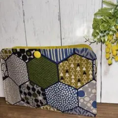 Item thumbnail for item b41d9dc4-e8bb-45fa-a74c-50c6e58195c1