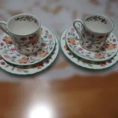 ミントン ハドンホール カップ&ソーサーとデザート皿の2セット　未使用