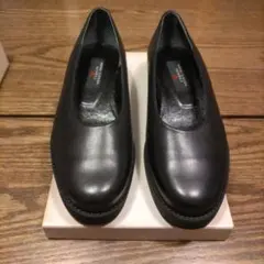 ブラックレザー スパンプス