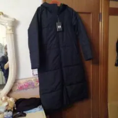 人気商品！新品未使用タグつきアンダーアーマー黒 ベンチコートレデース　完売商品