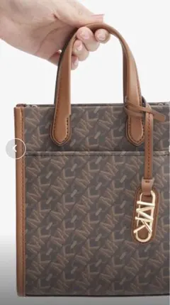 イ*ル様 MICHAEL KORS MKシグネチャー 新品未使用品　定価39.6