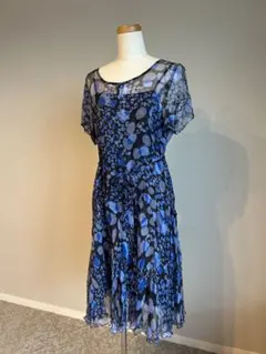 最終お値下げ✨シルク100% 薄手　素敵なワンピース