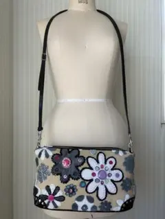 Think Bee！シンクビー 花柄　ショルダーバッグのサムネイル