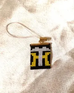 ビーズ刺繍 ストラップ 黒 白 黄色