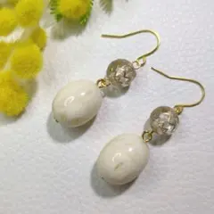 ハンドメイドピアス　3100　　　　　マーブルビーズとアンティーク調ビーズ