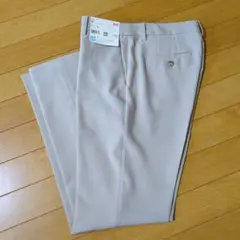 UNIQLO ベージュ 感動パンツ