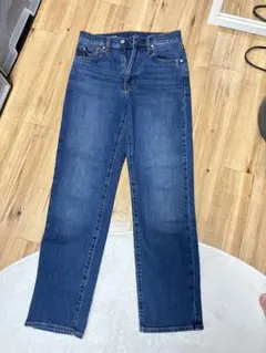 ユニクロ　ストレートデニム 23
