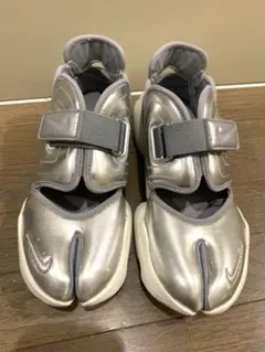 NIKE アクアリフト シルバー 24cm 2025年最新】アクアリフト シルバー 24の人気アイテム - メルカリ