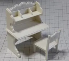 シルバニアファミリー デスクと椅子のセット