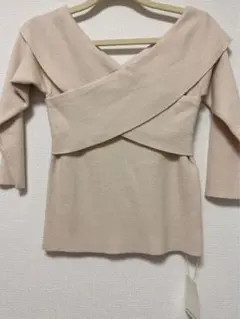 【新品タグ付】BE RADIANCE ニットトップス