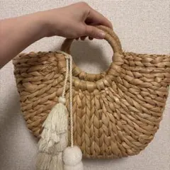 ナチュラルストローかごバッグ タッセル付き