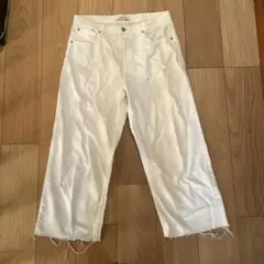 ZARA プレミアムデニムコレクション ホワイトデニムのサムネイル