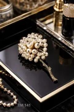 パールブローチ 花束デザイン 上品 ヴィンテージ調 ゴールド系 高級感