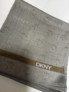DKNY ハンカチ グレー 花柄 ロゴ入り新品送料込みのサムネイル