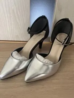 Vivian シルバー パンプス