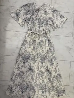 GRL トワルドジュイ　リボンベルト花柄消しプリーツフレアワンピース　al114