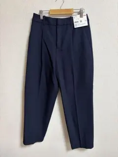 UNIQLO 感動タックパンツ　ネイビー　S