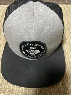 け*け様 THE NORTH FACE トラッカーキャップ グレー/ブラック