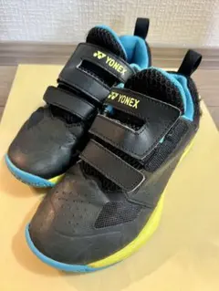 YONEX テニスシューズ キッズ用　ブラック/イエロー 21cm