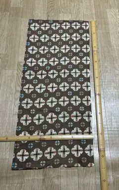 260昭和レトロ　和柄　幾何学模様の茶色のはぎれ84x 36cm 経年劣化あり