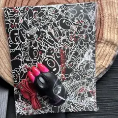 GLOOMY デザインマウス 黒/ピンク