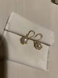 4C パール付きフックピアス