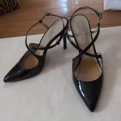銀座かねまつ　黒 エナメル　ストラップ ハイヒール　ヒール10.5センチ