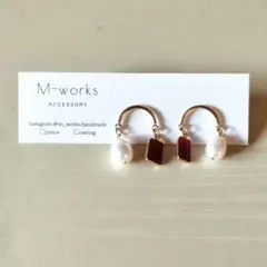 No.593　ガラスと淡水パール*half circle∴ピアス(チタン芯)