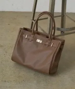 2604114 loungedress ベルトトートBAG キャメルのサムネイル
