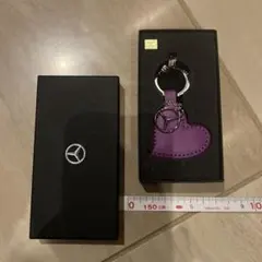 ベンツ　キーホルダー　パープル