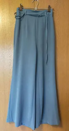 【未使用】ベルテッドハイウエストワイドフレアパンツ　サイズS