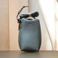 H グレー レザー スマホショルダーバッグ