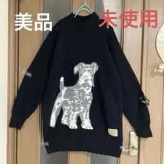 未使用　暖かウール100% 犬柄 黒ハイネックニットセーター　丈長め