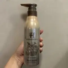 HERBANIENCE オーガニックシャンプー ジャスミン＆ベルガモットのサムネイル