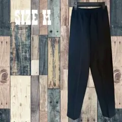 ブラック テーパードパンツ サイズM ウエストゴム