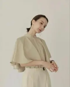 louren DRAPE CAPE BLOUSE