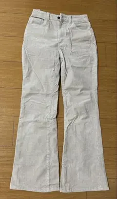 GU コーデュロイ フレアパンツ ベージュ Mのサムネイル