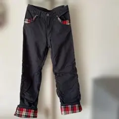 黒のカジュアルパンツ チェック柄