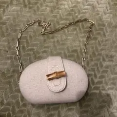 ベージュ オーバル型バッグのサムネイル