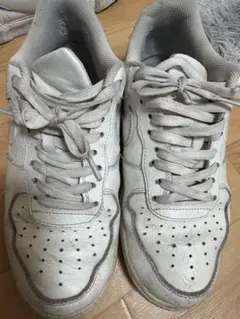 Louis Vuitton x Nike Air Force 1のサムネイル