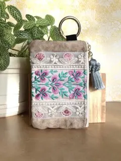 インド刺繍リボン　ポーチ　キーケース　マルチポーチ　ファッション小物