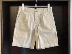 MHL ベージュ タック入りショートパンツのサムネイル