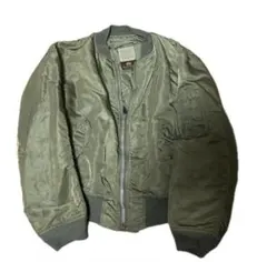 ALPHA INDUSTRIESのMA-1フライトジャケット