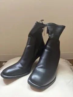 ZARA メタリックヒール ストレッチブーツ ブラックのサムネイル